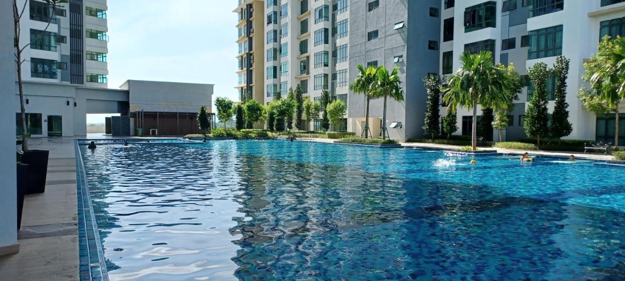 Homestay Arc Austin Hills Jb 4-5Pax Джохор-Бару Екстер'єр фото